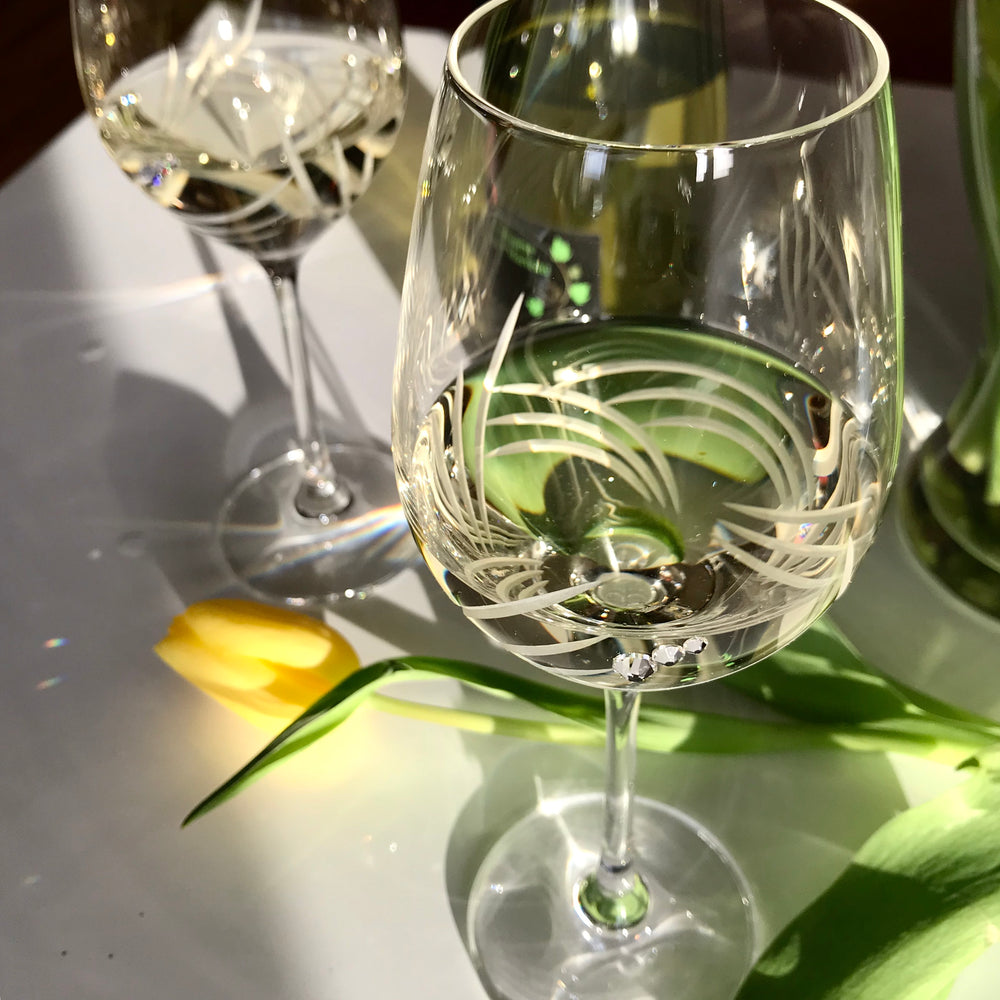 Breeze White Wine Glasses - Set of 2 in gift box – Julianna Glass