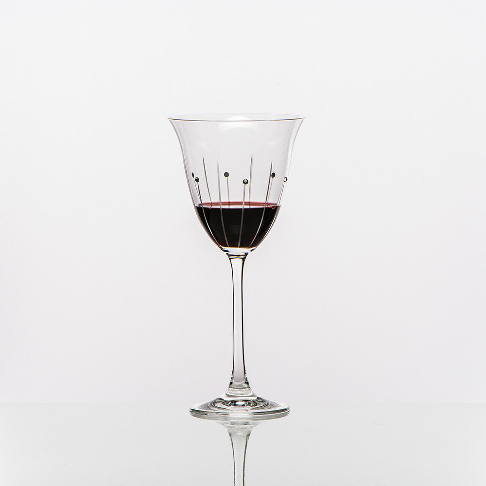 red-wine-glasses-falling-rain