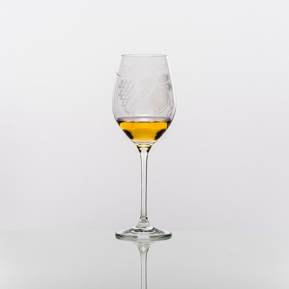 white-wine-glasses-harvest