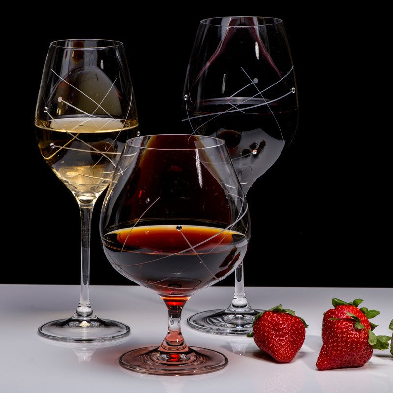 https://www.juliannaglass.com/cdn/shop/products/red-wine-glasses-abstract-470ml-2_ba4b82a3-c542-4d05-9711-46e0de4a7af8_1000x1000.jpg?v=1557930988